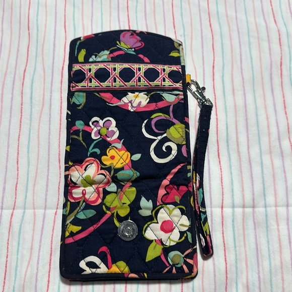 Vera Bradley wallet/wristlet.  Vintage retired “Ribbons” pattern 2012 - Picture 3 of 3